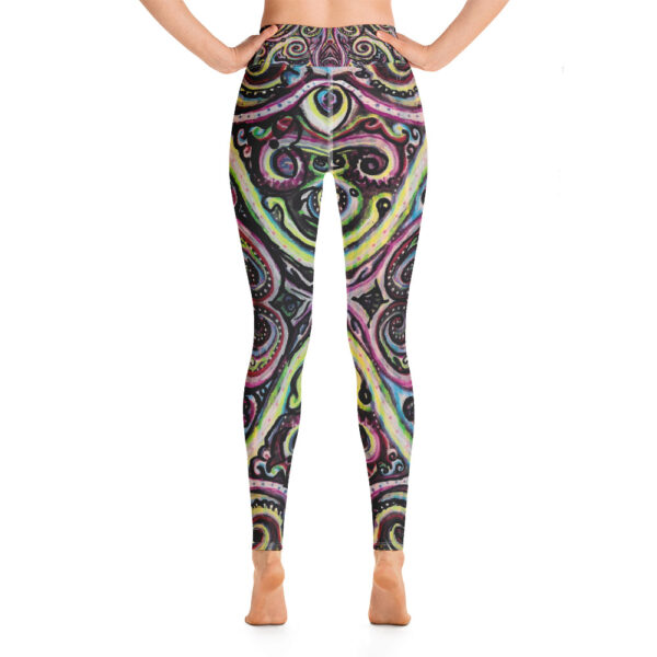 Aliens Face to Face Yoga Leggings - Image 4